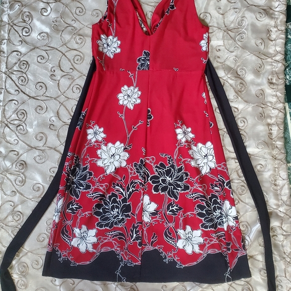 Gorgeous Red dress - Picture 3 of 7